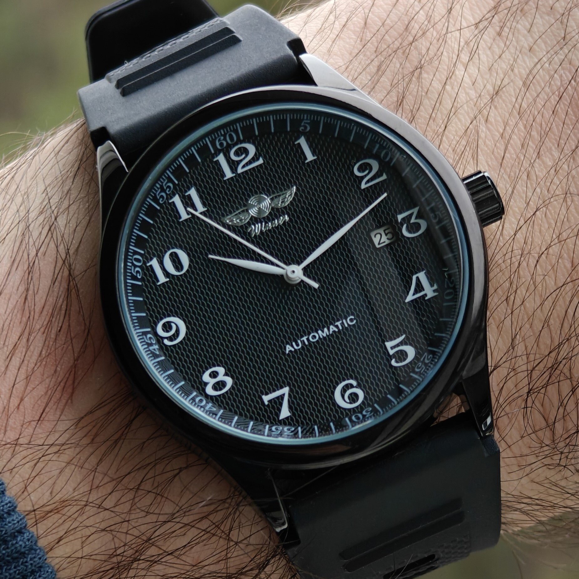 Чоловічий годинник Winner Handsome Elastic Black 2218 з автозаводом і 2 ремінцями — фото 7