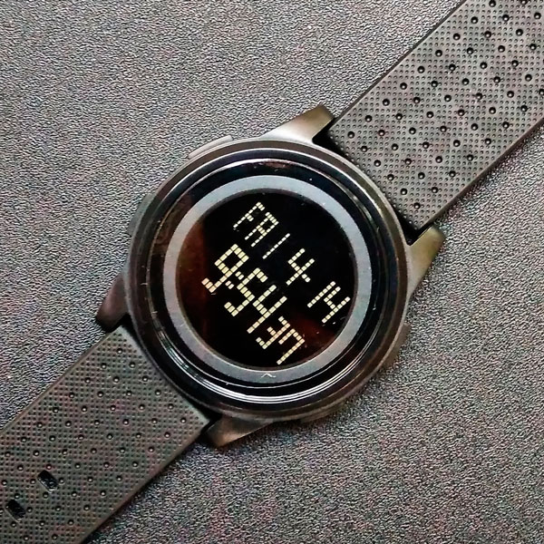 Годинник Skmei Ultra New 1206 з цифровим циферблатом і чорним ремінцем — фото 8