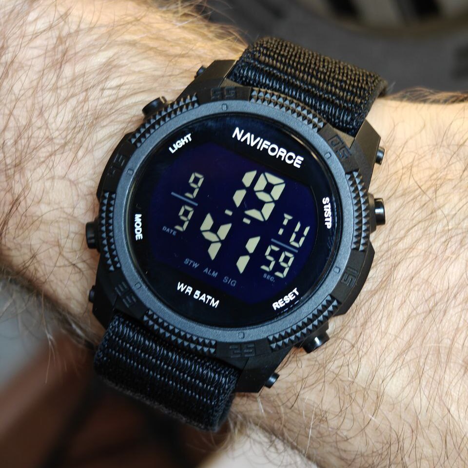 Чоловічий годинник Naviforce Europe Black 1628 з цифровим циферблатом — фото 10