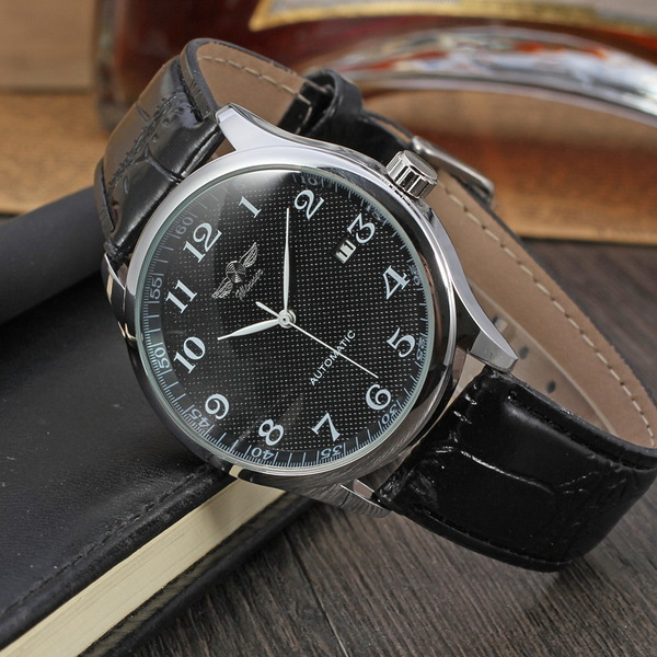 Чоловічий механічний годинник Winner Handsome Leather 1483 з автозаводом і 2 ремінцями — фото 4