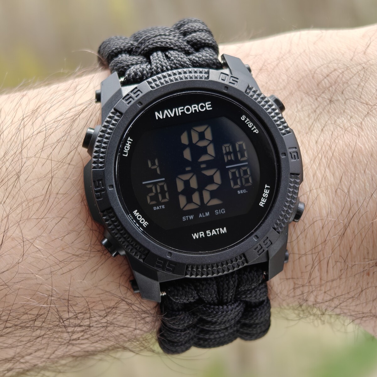 Чоловічий годинник Naviforce Europe Black Paracord 2430 з 2 ремінцями — фото 7