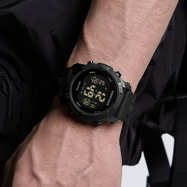 Чоловічий годинник Naviforce Europe Black 1628 з цифровим циферблатом — фото 9