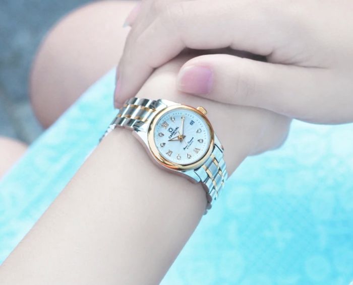 Жіночий механічний годинник Carnival White 8709 зі сріблястим браслетом — фото 9